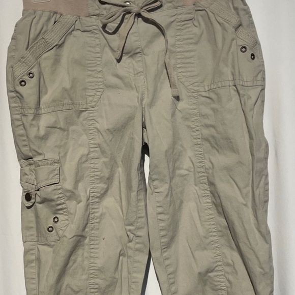 Capris Pants - Picture 1 of 1